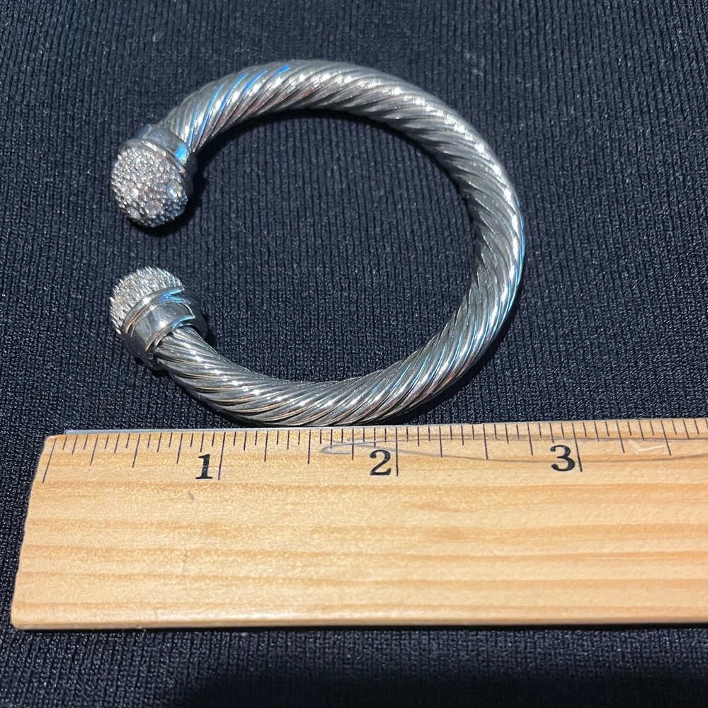 Elegant Silver Twisted Bracelet